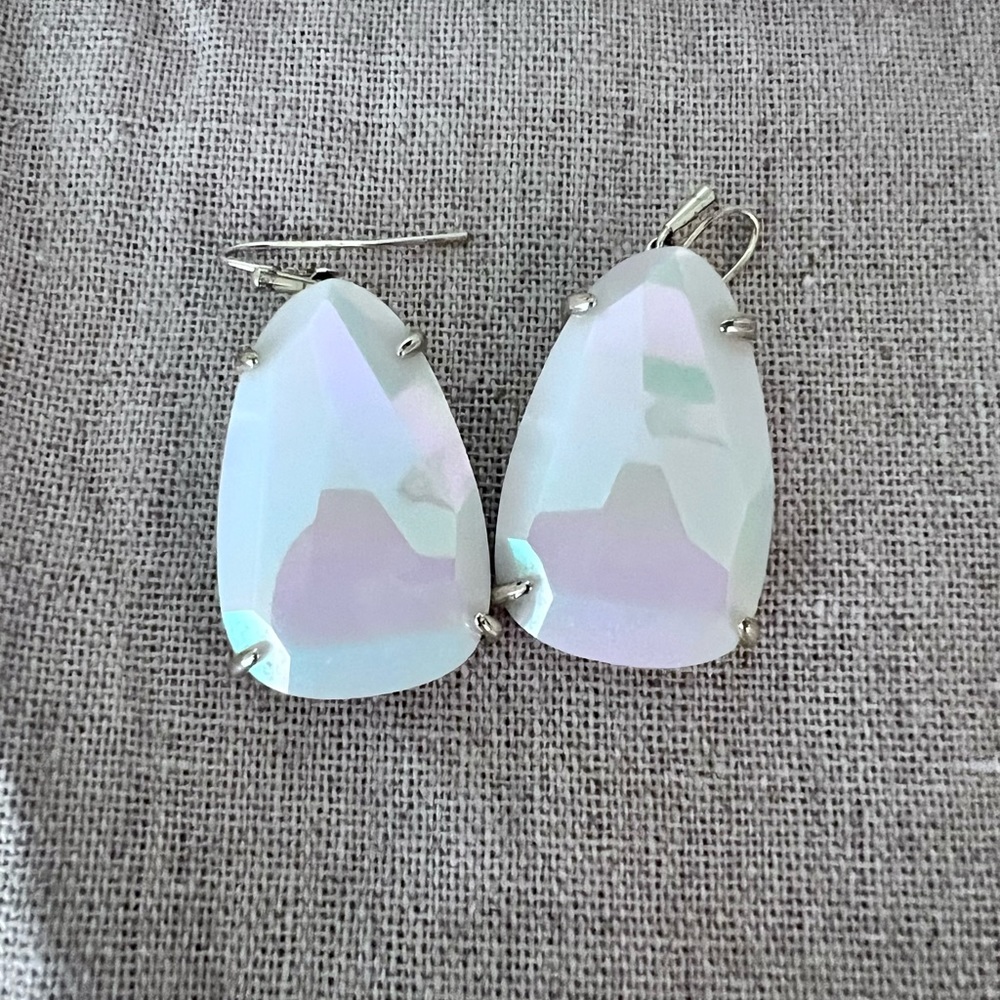 Kendra Scott drop earrings. Iridescent pearl